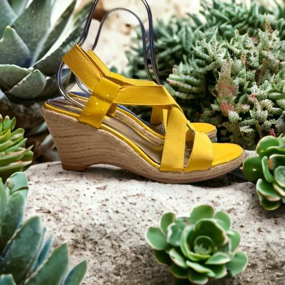Bandolino Yellow Stretch Fabric Wedge Sandal 10.5M - Picture 1 of 11